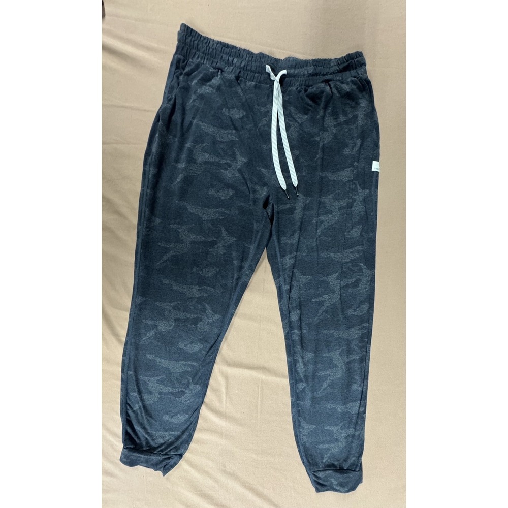 Vuori Performance Joggers Women's Medium Camouflage 26 in inseam pants